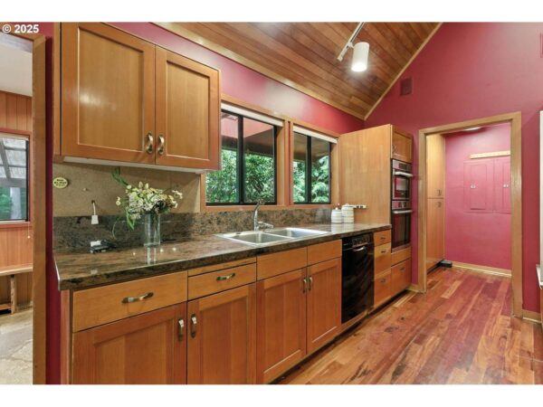 25901 E Highview Dr - Image 9