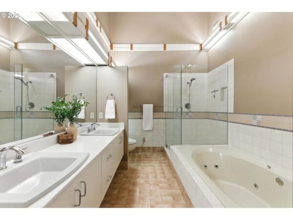 25901 E Highview Dr - Image 3