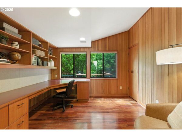 25901 E Highview Dr - Image 2