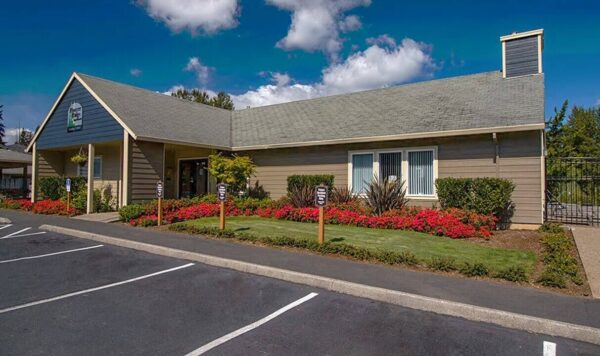 Pioneer Ridge Apartments - Image 2
