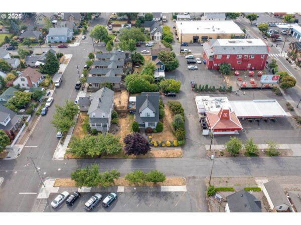 712 Madison St - Image 6