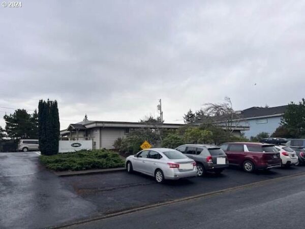 1576 12TH St - Image 6