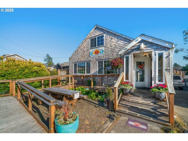186 Laneda Ave