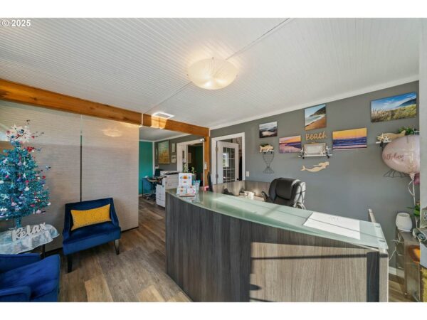 186 Laneda Ave - Image 16