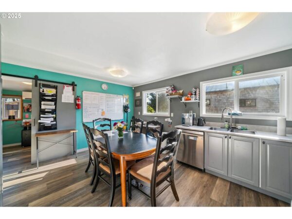 186 Laneda Ave - Image 14