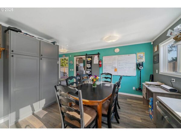 186 Laneda Ave - Image 13