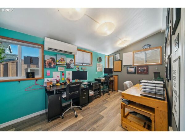 186 Laneda Ave - Image 10