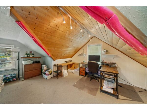 186 Laneda Ave - Image 9