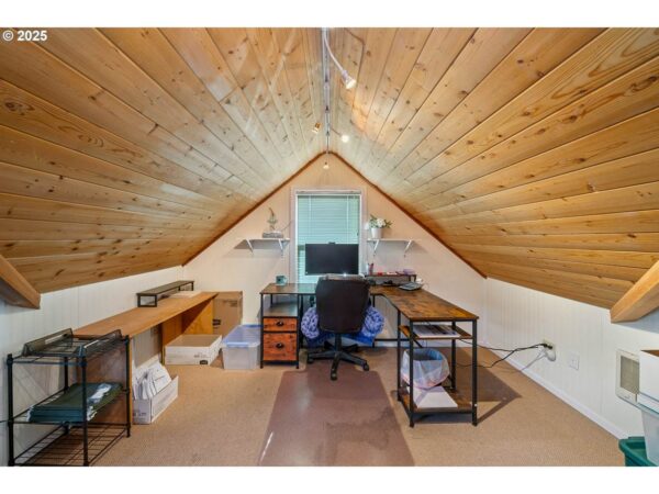 186 Laneda Ave - Image 8