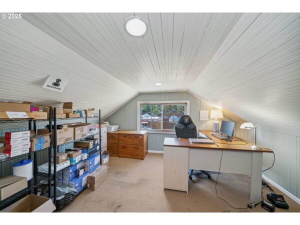 186 Laneda Ave - Image 7