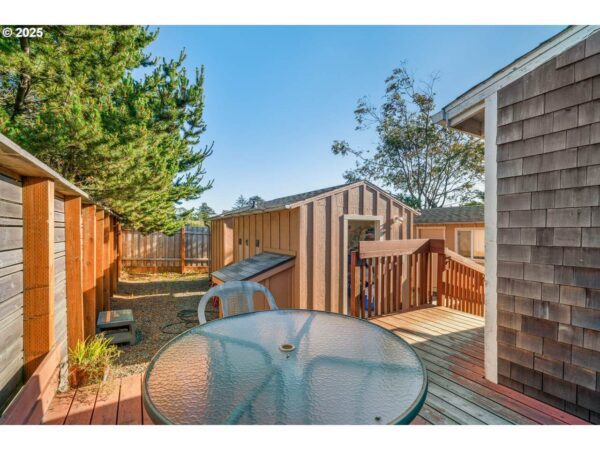 186 Laneda Ave - Image 6
