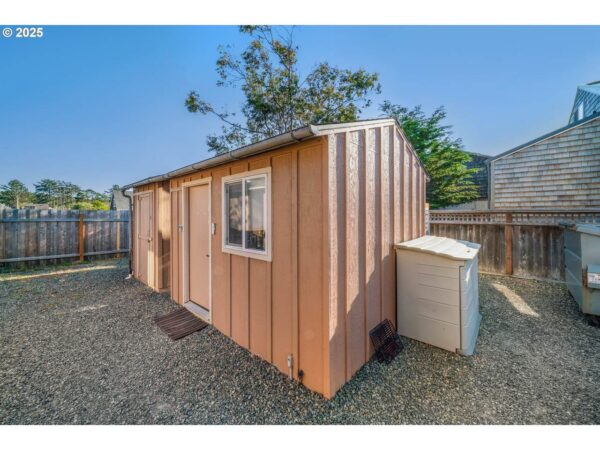 186 Laneda Ave - Image 5