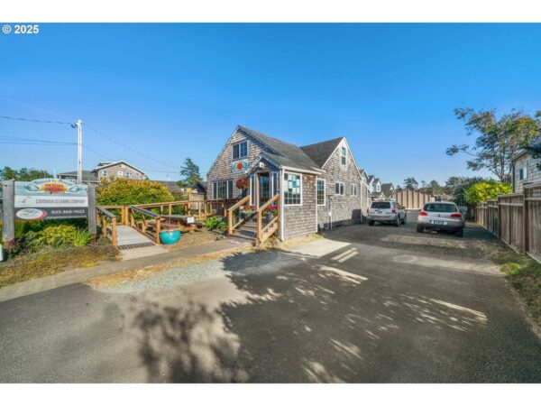 186 Laneda Ave - Image 2