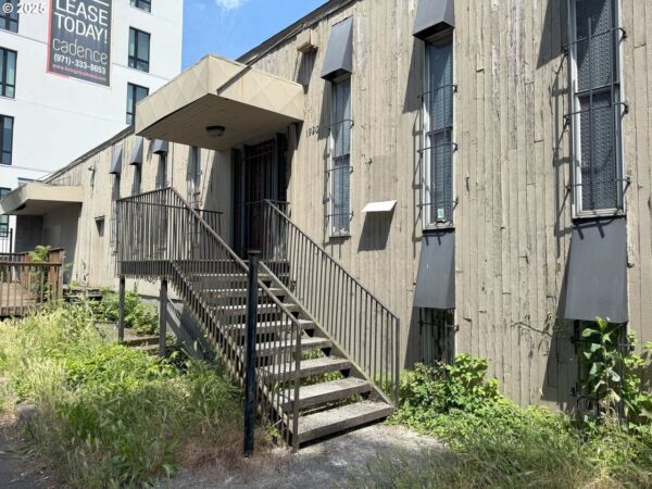 1920 N Vancouver Ave