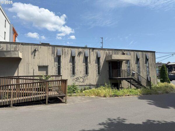 1920 N Vancouver Ave - Image 2