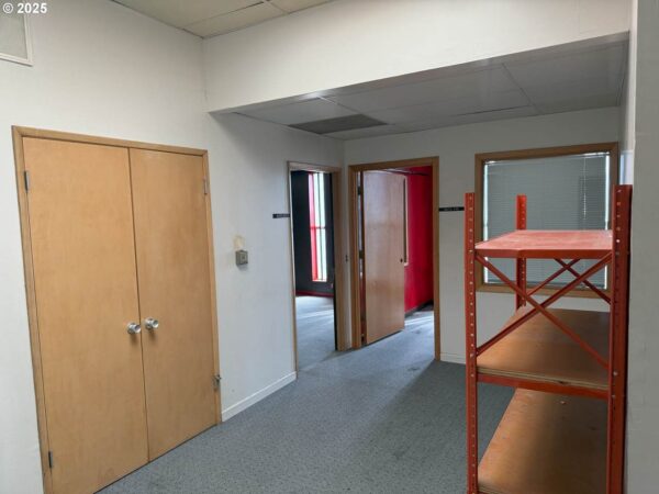 1920 N Vancouver Ave - Image 7