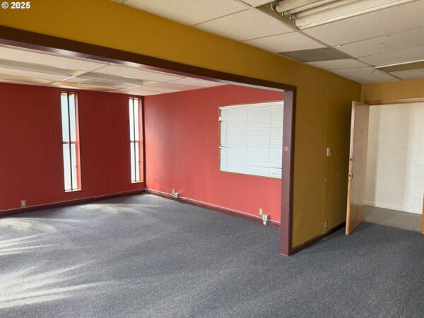 1920 N Vancouver Ave - Image 6