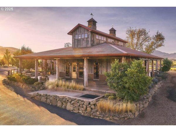 2335 N Phoenix Rd - Image 14