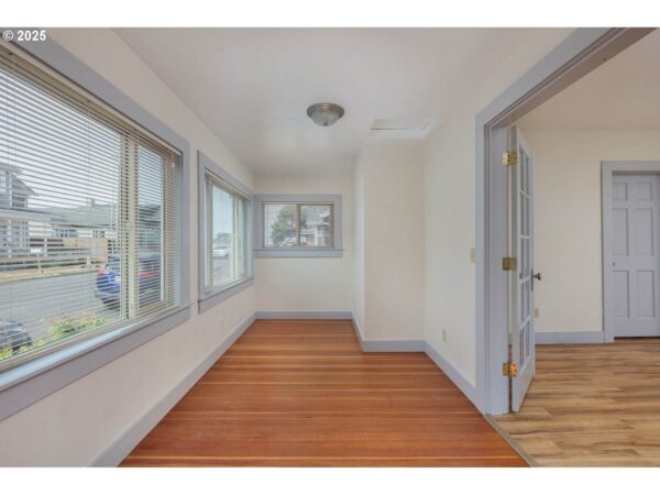 714 NW 2ND Ct - Image 2